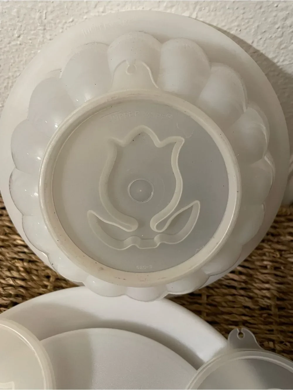 Vintage White Tupperware Jello Mold with 4 Lids Heart Star Christmas Tree Flower
